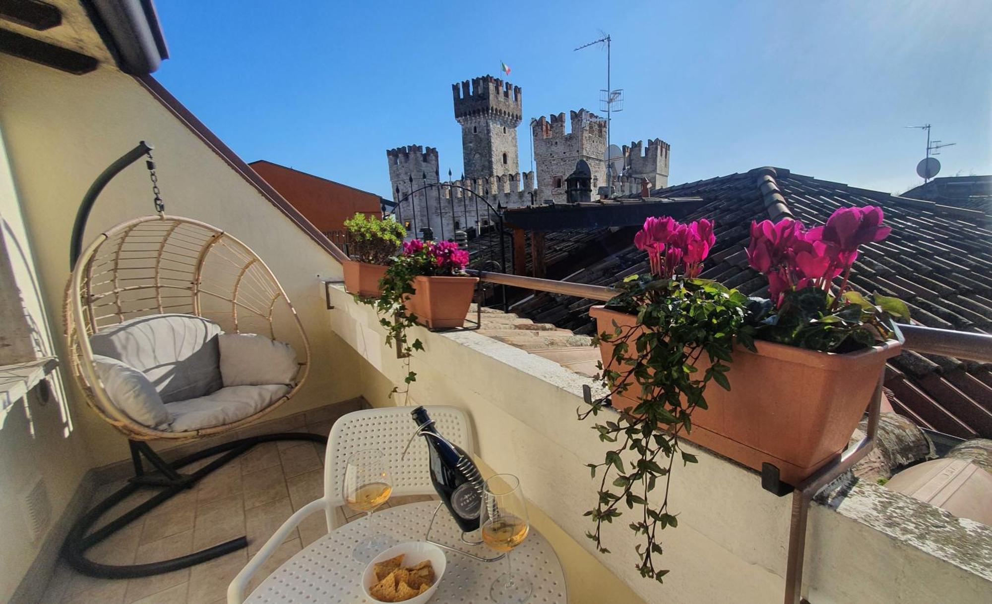 Sirmione4U - Domus By The Castleアパートメント エクステリア 写真