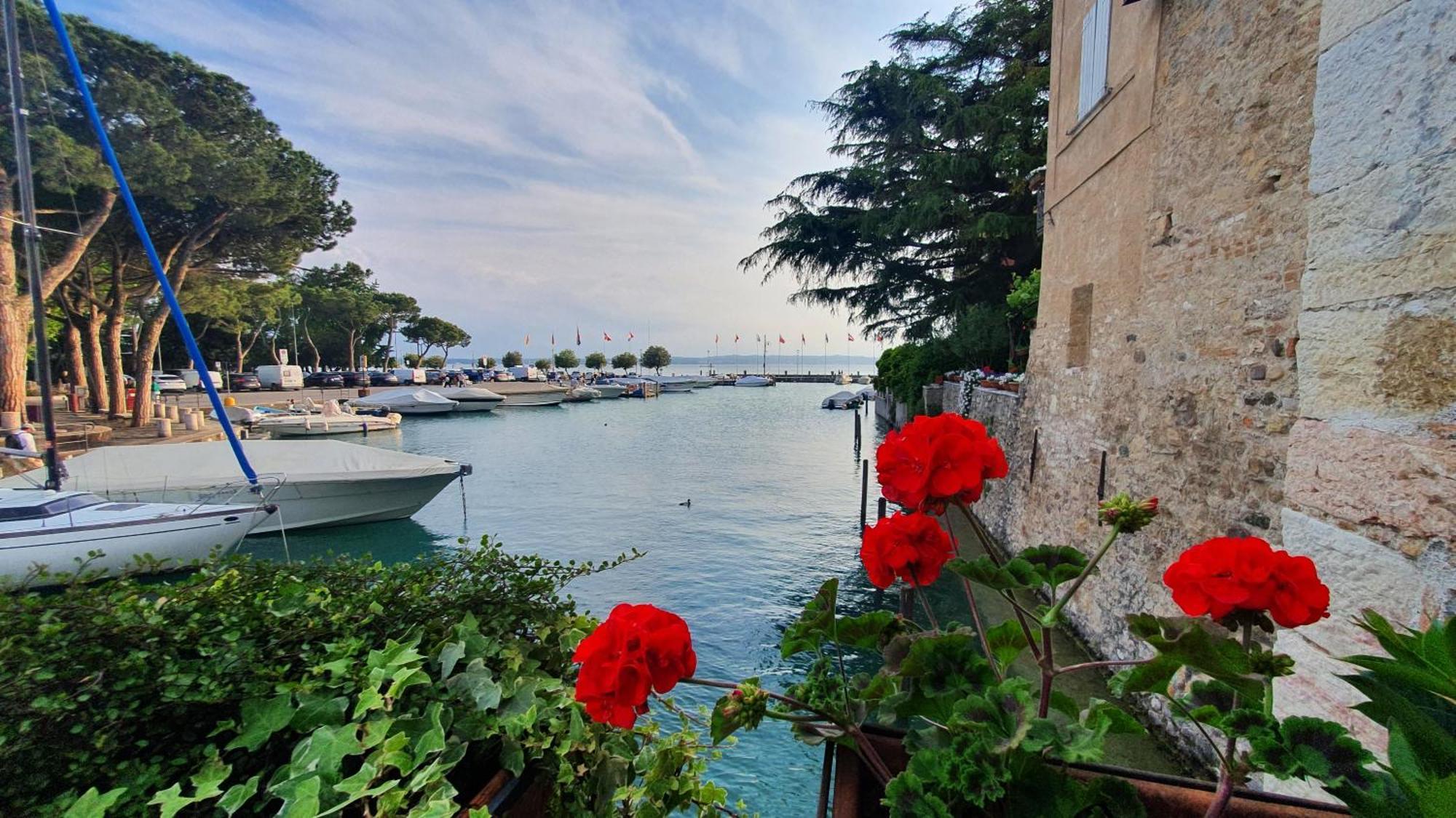 Sirmione4U - Domus By The Castleアパートメント エクステリア 写真