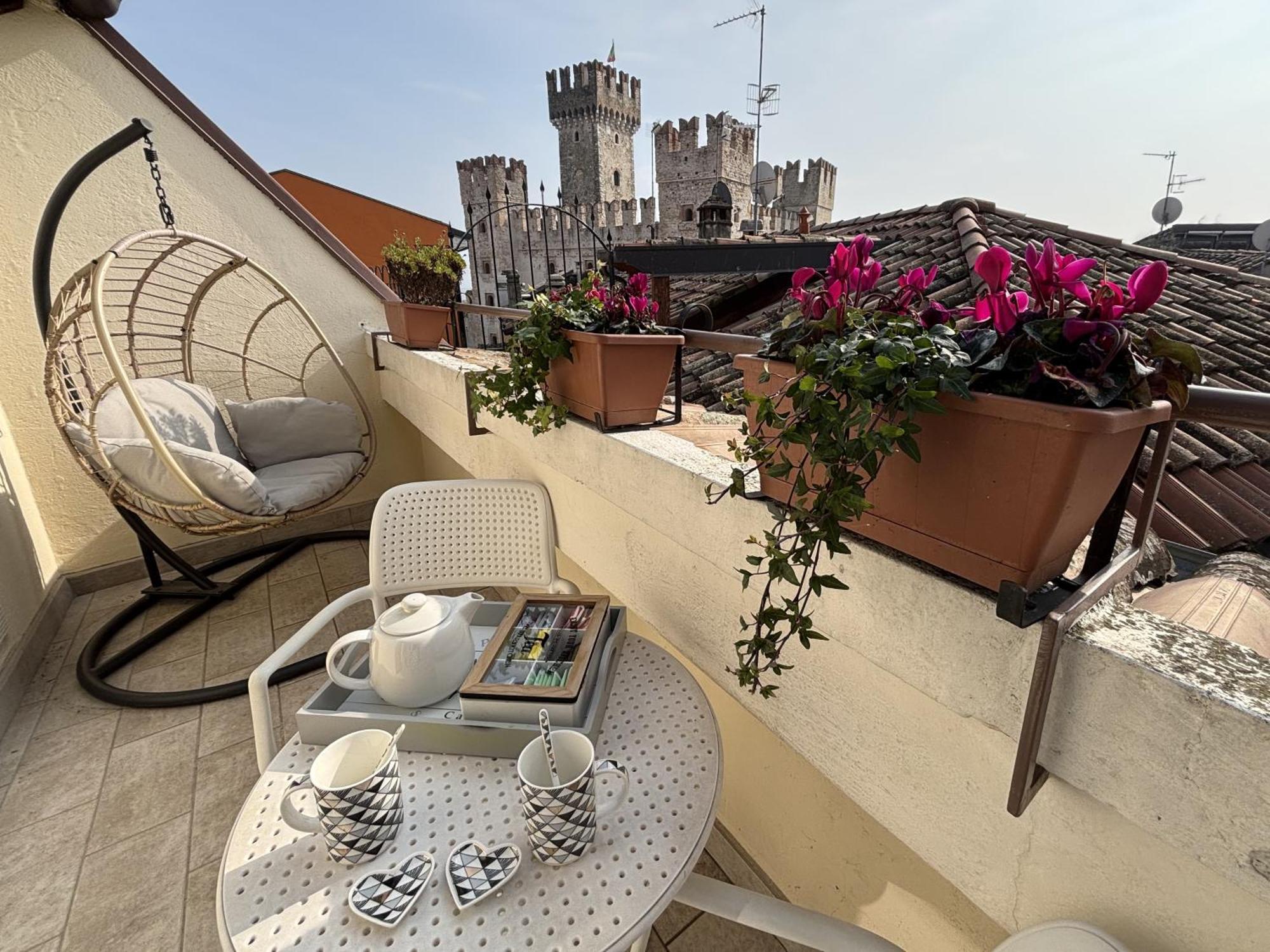 Sirmione4U - Domus By The Castleアパートメント エクステリア 写真